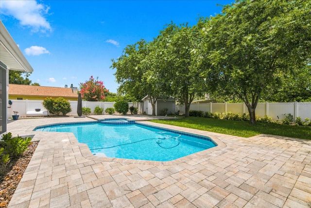 13101 BURNES LAKE DRIVE, Tampa, FL 33612