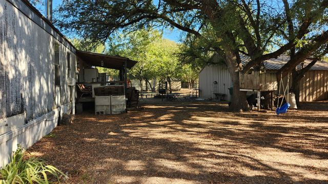 107 Loren Ryan Drive, Aurora, TX 76078