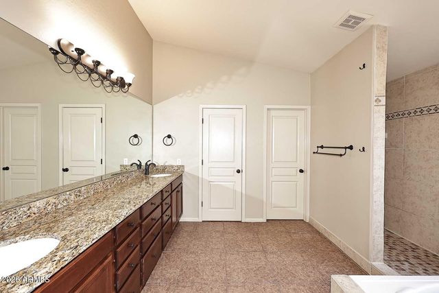 5001 E LIBBY Street, Scottsdale, AZ 85254