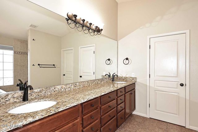 5001 E LIBBY Street, Scottsdale, AZ 85254