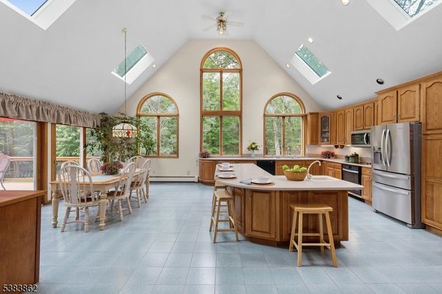 103 Burnt Meadow, Ringwood Boro, NJ 07456