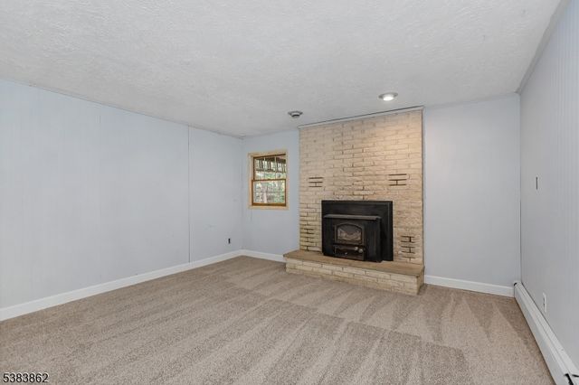 103 Burnt Meadow, Ringwood Boro, NJ 07456