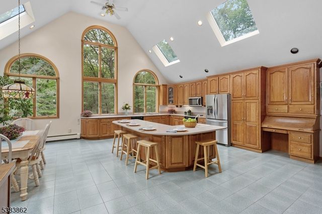 103 Burnt Meadow, Ringwood Boro, NJ 07456