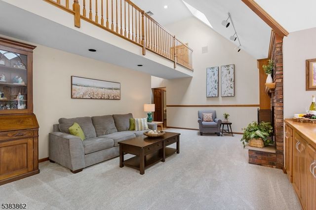 103 Burnt Meadow, Ringwood Boro, NJ 07456