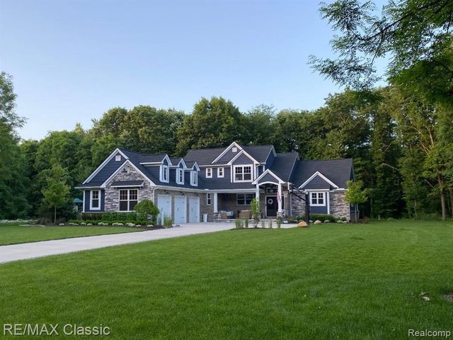 43 Canterwood, Highland, MI 48357