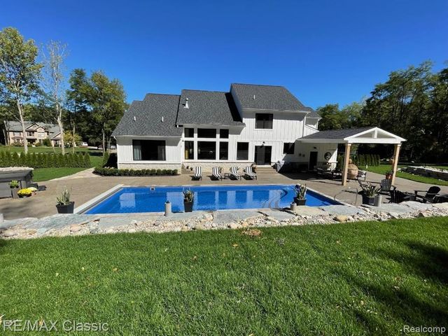 43 Canterwood, Highland, MI 48357