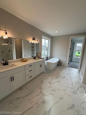 43 Canterwood, Highland, MI 48357