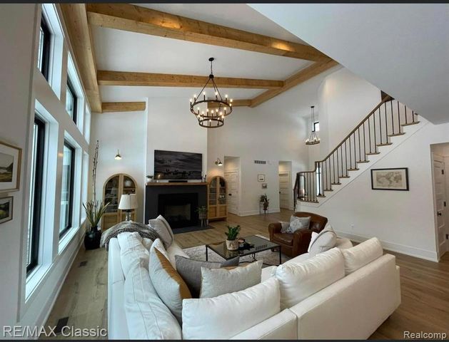 43 Canterwood, Highland, MI 48357