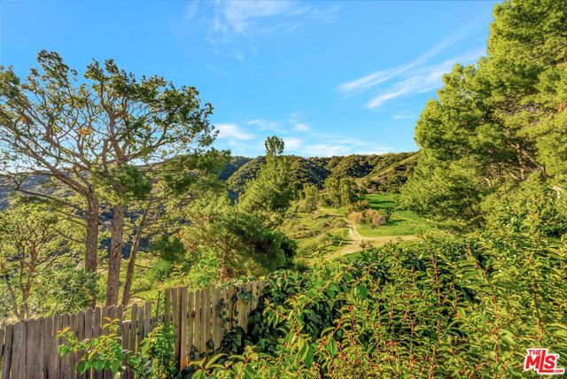 16608 Park Lane Circle, Los Angeles, CA 90049