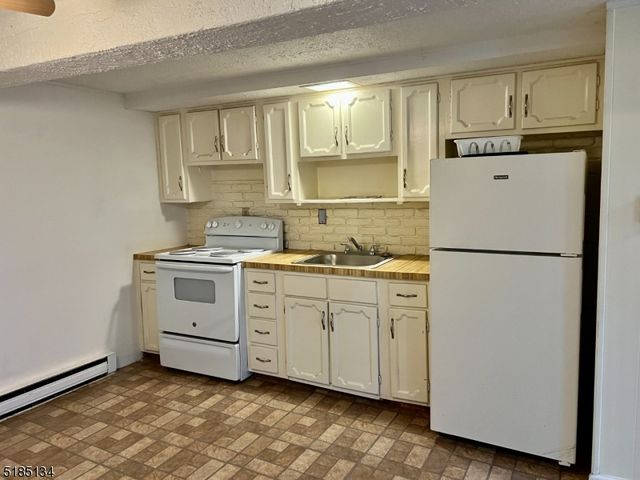 632 Brooklyn Mountain Rd, Hopatcong Boro, NJ 07843