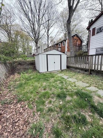 632 Brooklyn Mountain Rd, Hopatcong Boro, NJ 07843
