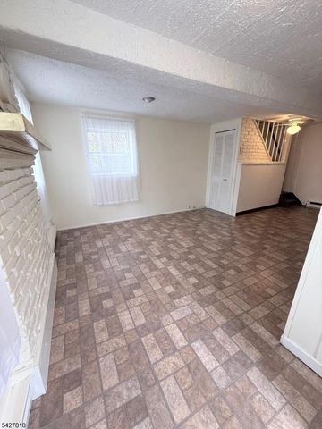 632 Brooklyn Mountain Rd, Hopatcong Boro, NJ 07843