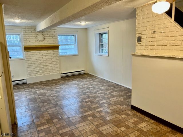632 Brooklyn Mountain Rd, Hopatcong Boro, NJ 07843