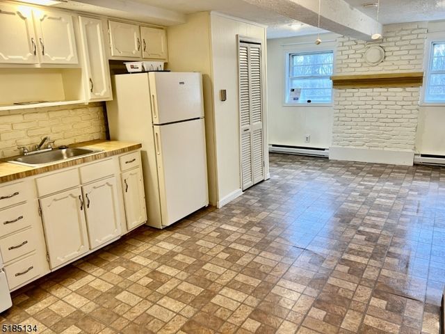 632 Brooklyn Mountain Rd, Hopatcong Boro, NJ 07843