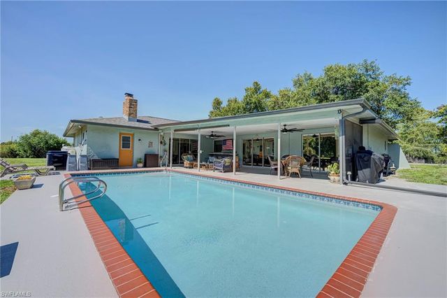 19250 Tammy LN, North Fort Myers, FL 33917