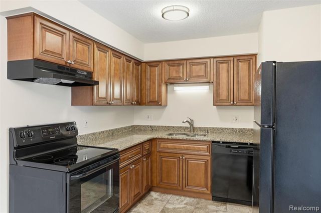 8188 24 Mile Road, Shelby Twp, MI 48316