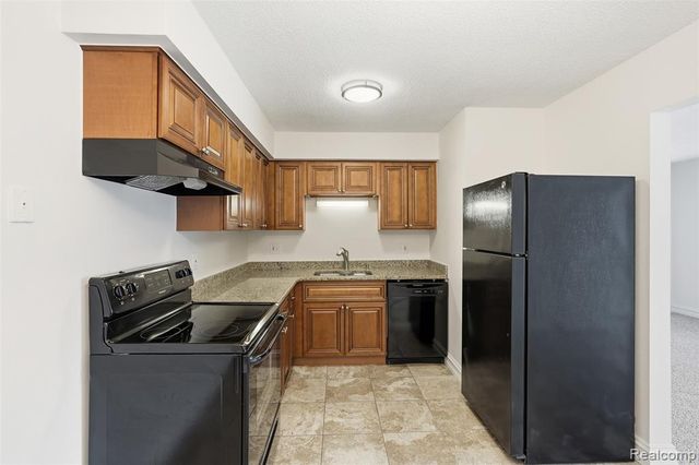 8188 24 Mile Road, Shelby Twp, MI 48316