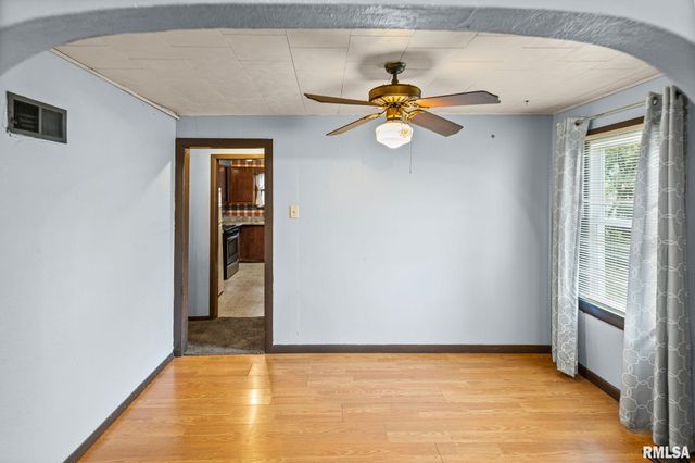 721 W WHITTAKER Street, Salem, IL 62881