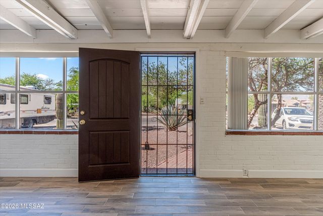 2520 E Helen Street, Tucson, AZ 85716