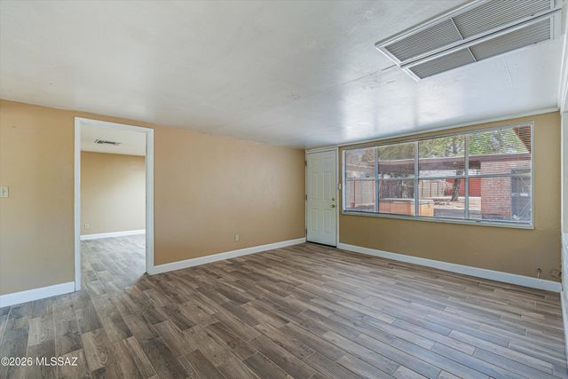 2520 E Helen Street, Tucson, AZ 85716