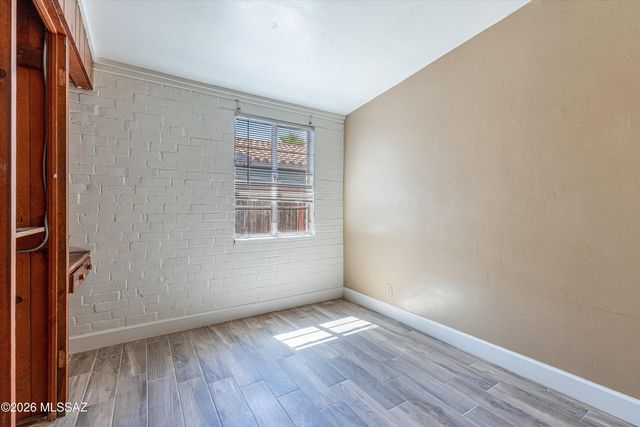 2520 E Helen Street, Tucson, AZ 85716