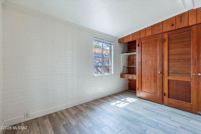 2520 E Helen Street, Tucson, AZ 85716