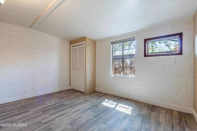 2520 E Helen Street, Tucson, AZ 85716