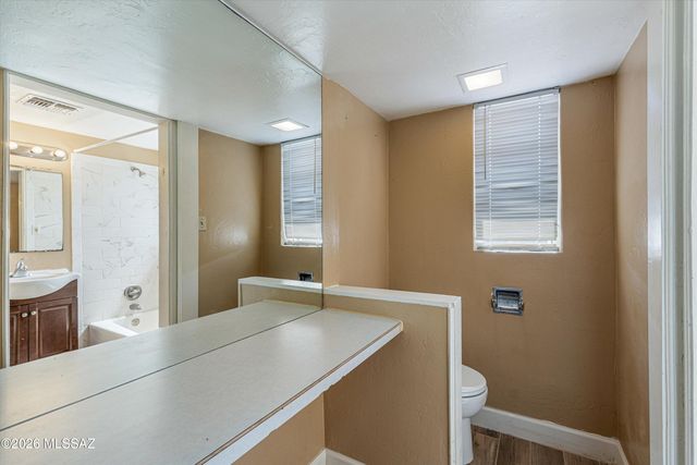 2520 E Helen Street, Tucson, AZ 85716