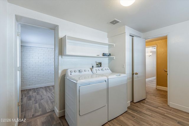 2520 E Helen Street, Tucson, AZ 85716
