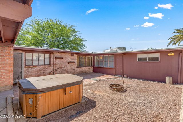 2520 E Helen Street, Tucson, AZ 85716