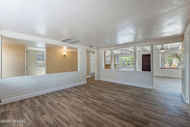 2520 E Helen Street, Tucson, AZ 85716