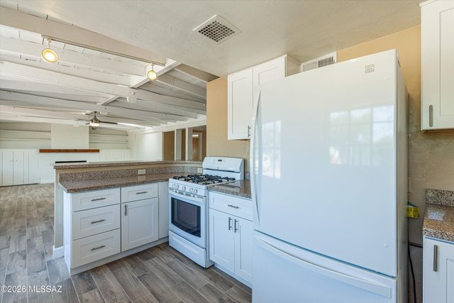 2520 E Helen Street, Tucson, AZ 85716