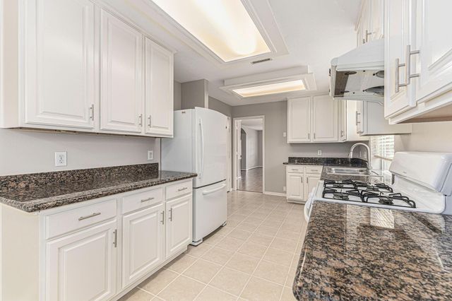 3603 SW Beacon Hill Drive, Pearland, TX 77584