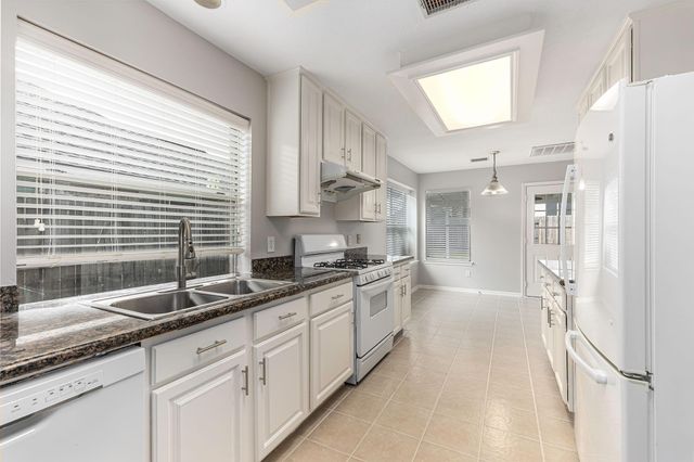 3603 SW Beacon Hill Drive, Pearland, TX 77584