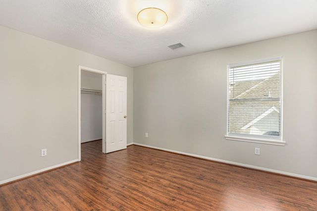 3603 SW Beacon Hill Drive, Pearland, TX 77584