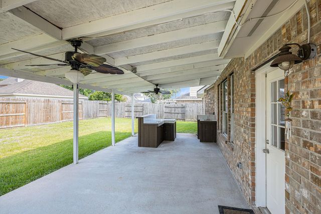 3603 SW Beacon Hill Drive, Pearland, TX 77584