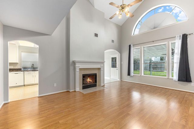 3603 SW Beacon Hill Drive, Pearland, TX 77584