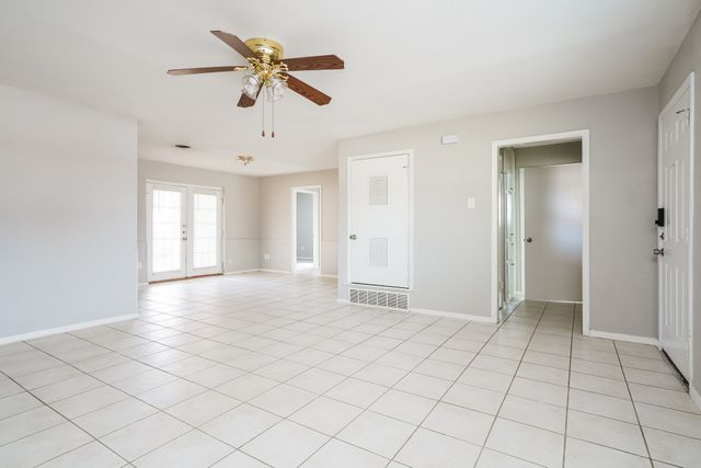 1212 Cavender Drive, Hurst, TX 76053