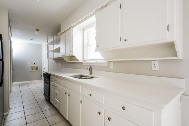 1212 Cavender Drive, Hurst, TX 76053