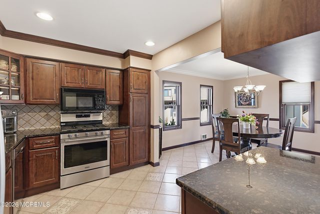 57 Bridgewaters Drive 18, Oceanport, NJ 07757