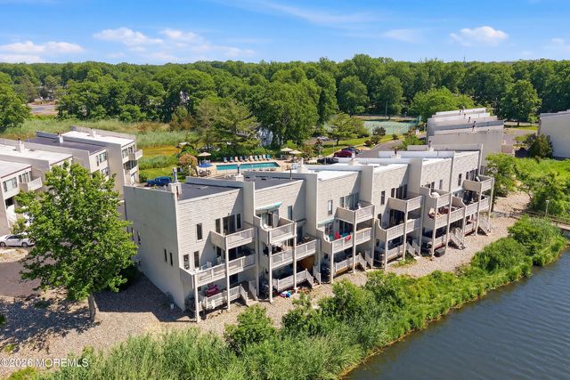 57 Bridgewaters Drive 18, Oceanport, NJ 07757