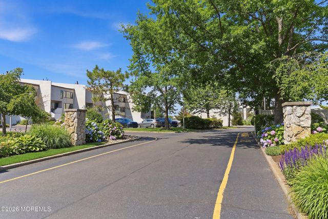 57 Bridgewaters Drive 18, Oceanport, NJ 07757