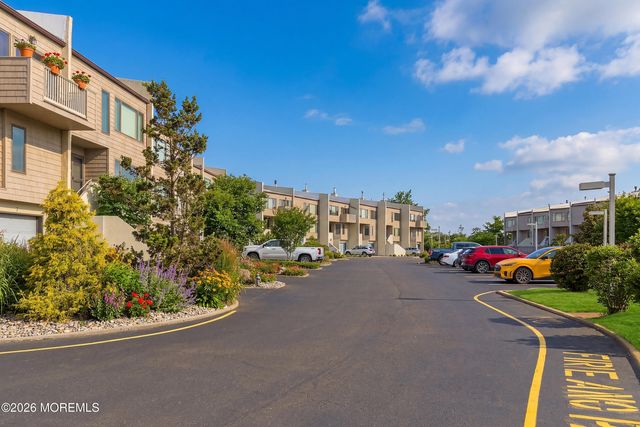57 Bridgewaters Drive 18, Oceanport, NJ 07757