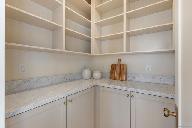 2274 Rosecrans, San Diego, CA 92106