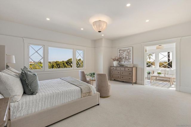 2274 Rosecrans, San Diego, CA 92106