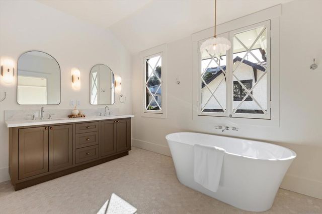 2274 Rosecrans, San Diego, CA 92106