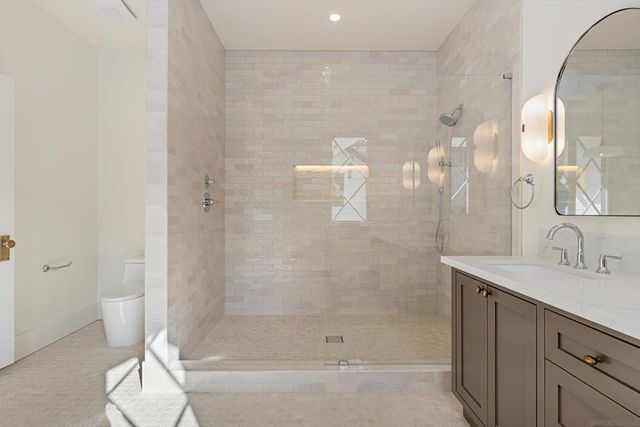 2274 Rosecrans, San Diego, CA 92106