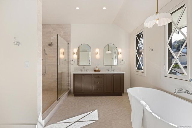 2274 Rosecrans, San Diego, CA 92106