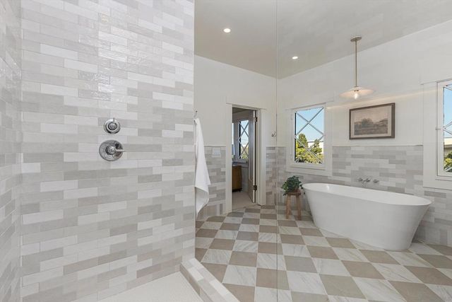 2274 Rosecrans, San Diego, CA 92106