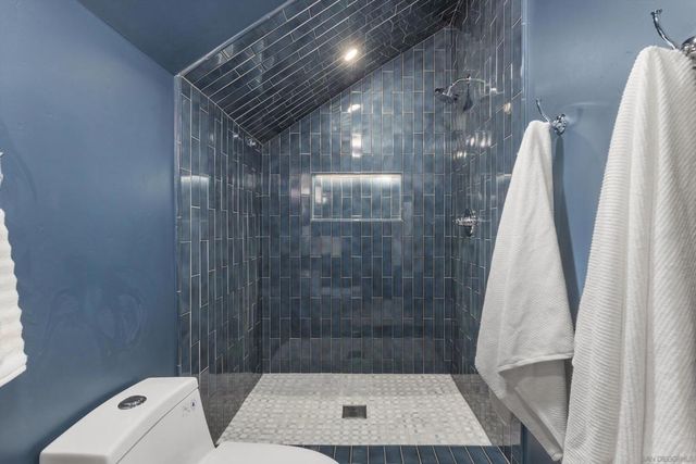 2274 Rosecrans, San Diego, CA 92106